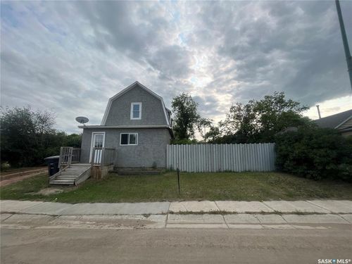 141 Pacific Ave, Kerrobert, SK, S0L1R0 | Card Image