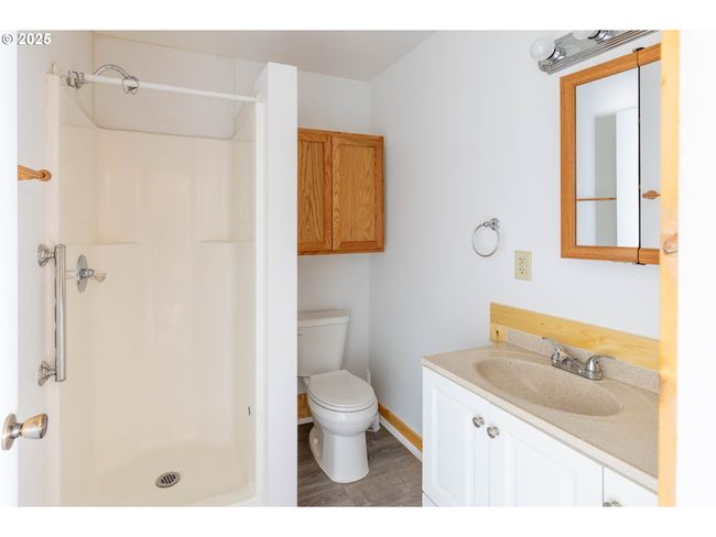451 E 3 Rd Ave, House other with 4 bedrooms, 2 bathrooms and null parking in Riddle OR | Image 15