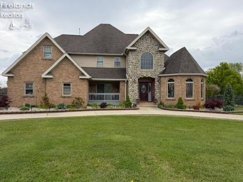 723 Tucker Rd, Fremont, OH, 43420-2663 | Card Image