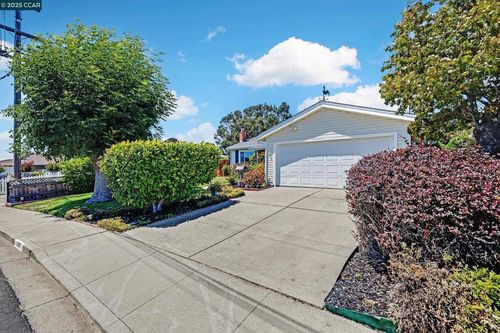 2107 Murphy Dr, San Pablo, CA, 94806-1309 | Card Image