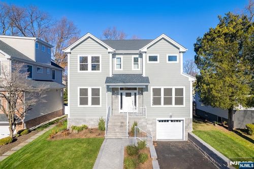 16 Stephen St, Montclair, NJ, 07042-5032 | Card Image