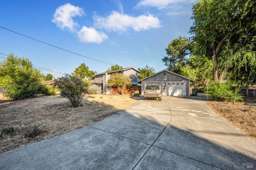 19300 Mountain Mdw S, Hidden Valley Lake, CA, 95467-8557 | Card Image