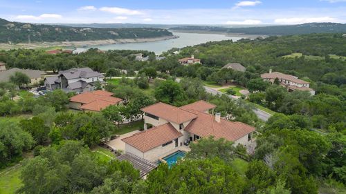 16917 Northlake Hills Dr, Jonestown, TX, 78645-4582 | Card Image