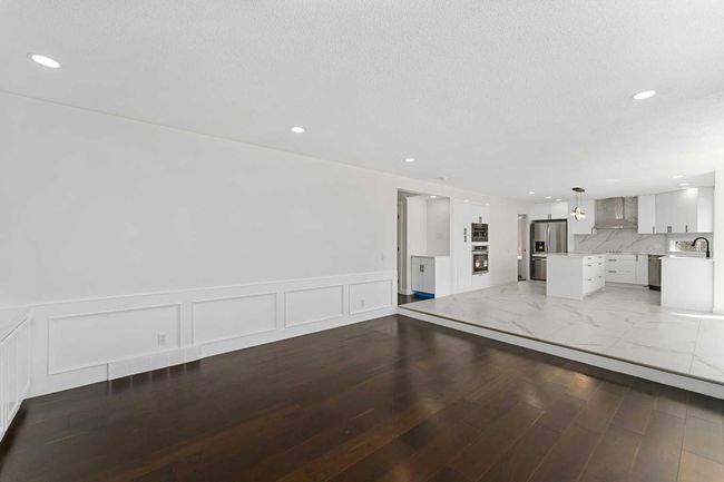 919 Shawnee Dr Sw, House other with 5 bedrooms, 4 bathrooms and 4 parking in Calgary AB | Image 15