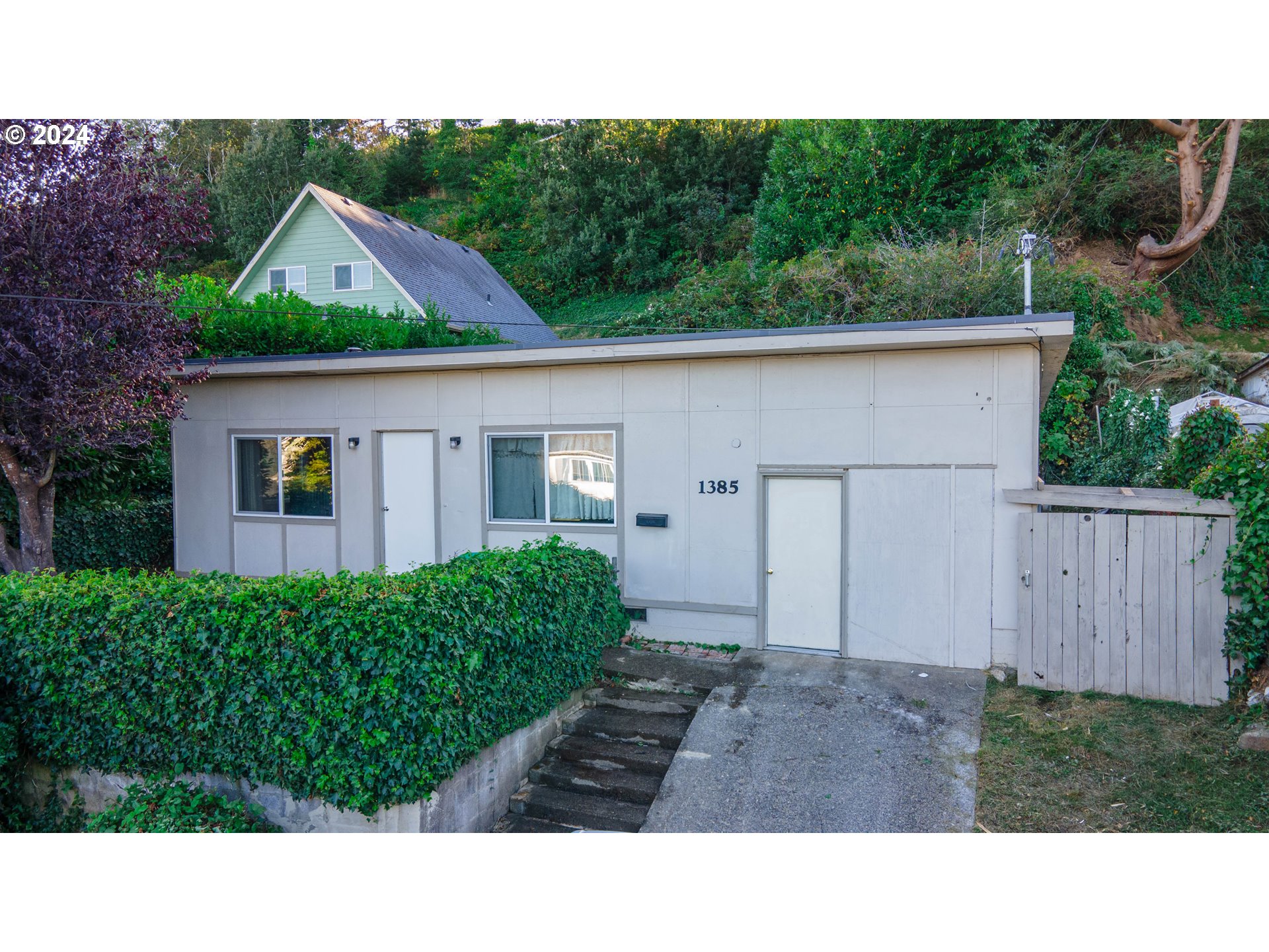 8th St, Coos Bay, OR 97420