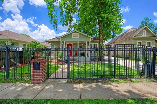 1020 Cortlandt St, Houston, TX, 77008-7060 | Card Image