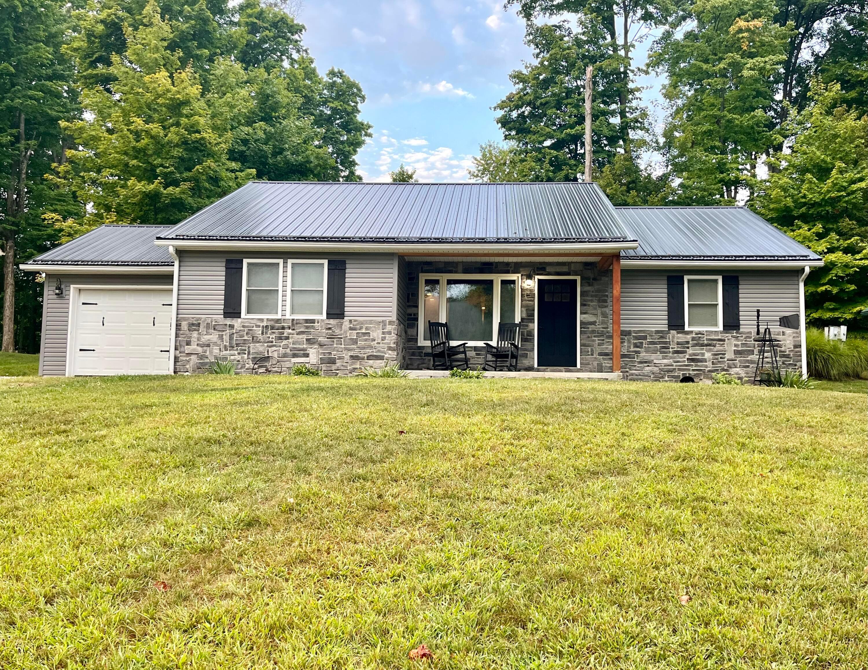 Valley Ct, Howard, OH 43028