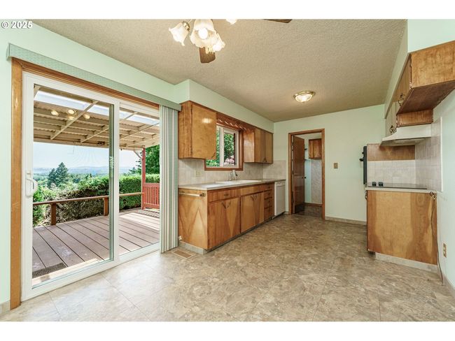 1938 Nw Sierra Ln, House other with 3 bedrooms, 2 bathrooms and 2 parking in Camas WA | Image 11