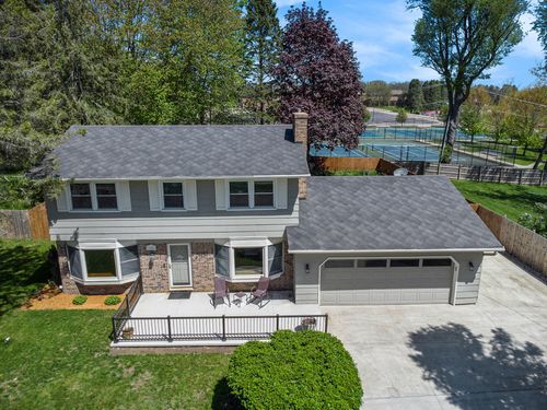 105 North Dr E, Marshall, MI, 49068-1112 | Card Image