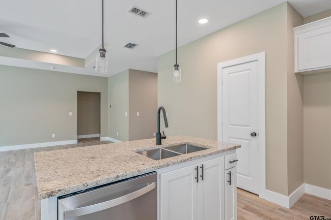 16218 Crossing Cir, House other with 3 bedrooms, 2 bathrooms and null parking in Lindale TX | Image 6