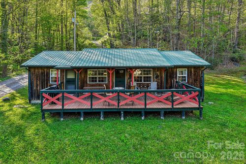 28 Mull Cove Rd, Maggie Valley, NC, 28751-8536 | Card Image