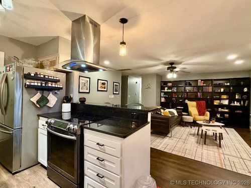 21609 E 32nd Place S, Broken Arrow, OK, 74014 | Card Image