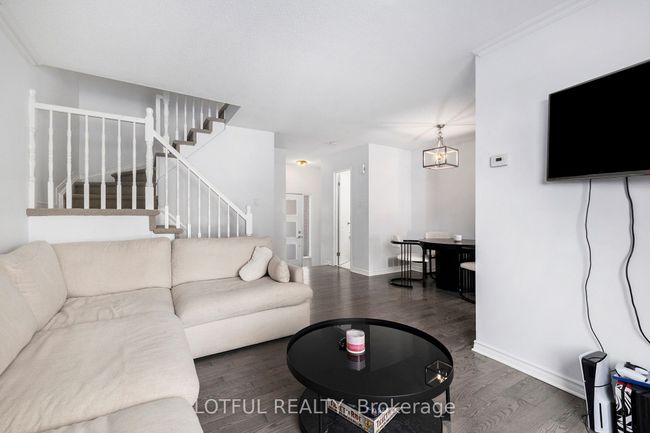 268 Stoneway Dr, House attached with 3 bedrooms, 2 bathrooms and 2 parking in Nepean ON | Image 7