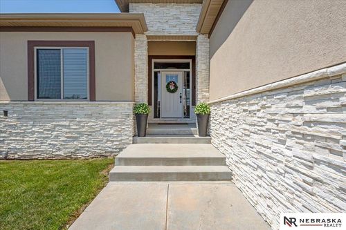 3043 N 95th St, Lincoln, NE, 68507-3226 | Card Image