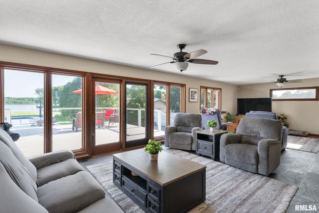 1419 3 Rd St, House other with 3 bedrooms, 4 bathrooms and null parking in Camanche IA | Image 13