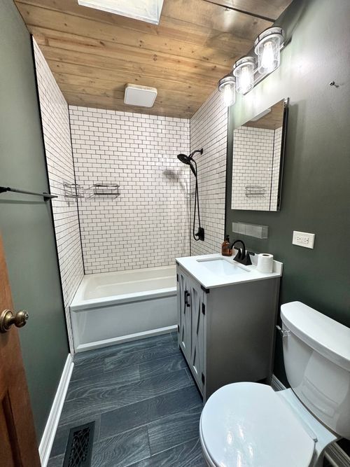 945 Morton St, Hoffman Estates, IL, 60169-1648 | Card Image