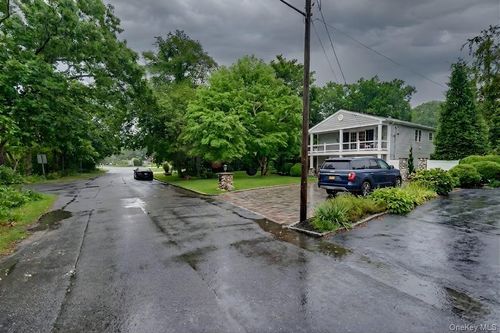 44 Archie Place, Islip, NY, 11795 | Card Image