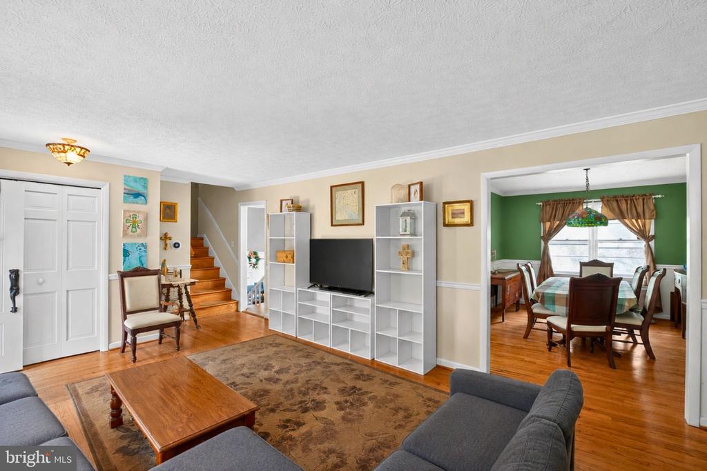 Residential in LEXINGTON PARK 5