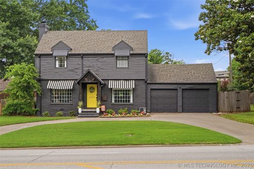 2224 S Utica Ave, Tulsa, OK, 74114-1423 | Card Image
