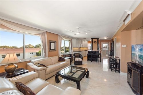 h498-498 Broad Ave S, Naples, FL, 34102-7167 | Card Image