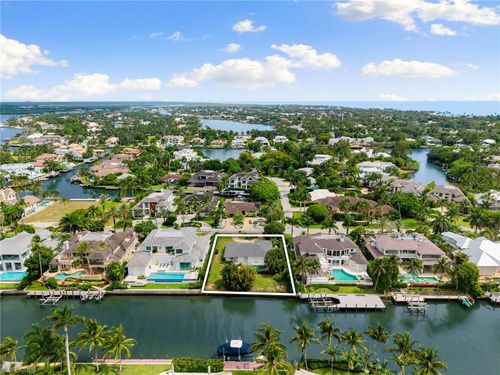 605 21st Ave S, NAPLES, FL, 34102 | Card Image
