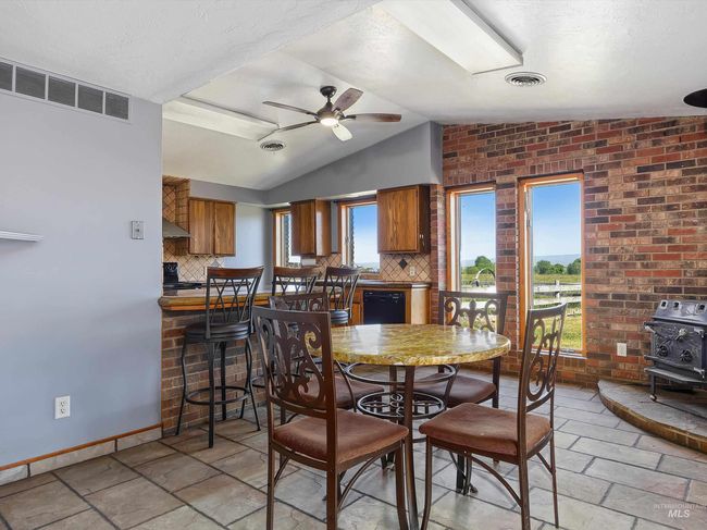 1872 E 1750 S, House other with 4 bedrooms, 3 bathrooms and 2 parking in Gooding ID | Image 25