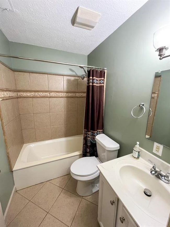 202 Montclair Dr, Condo with 3 bedrooms, 2 bathrooms and 2 parking in Calhoun GA | Image 7