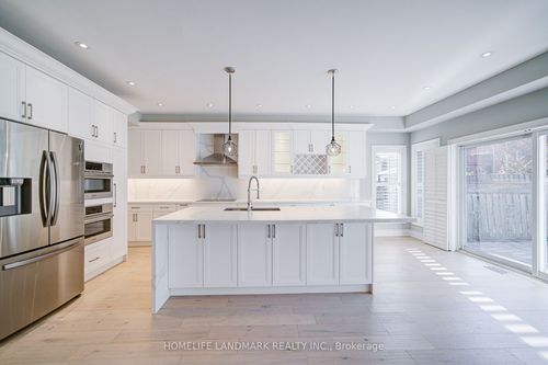 214 Alfred Paterson Dr, Markham, ON, L6E2E7 | Card Image