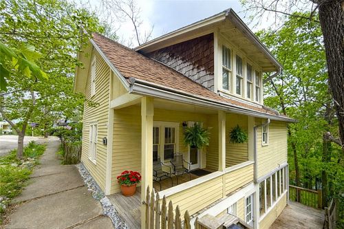 215 Spring St, Eureka Springs, AR, 72632-3153 | Card Image