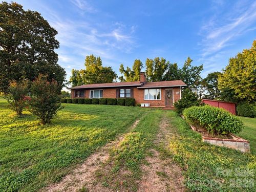 193 Bevis Ln, Statesville, NC, 28677-9720 | Card Image