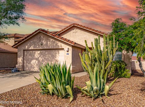 8681 N Frampton Pl, Tucson, AZ, 85742-4886 | Card Image