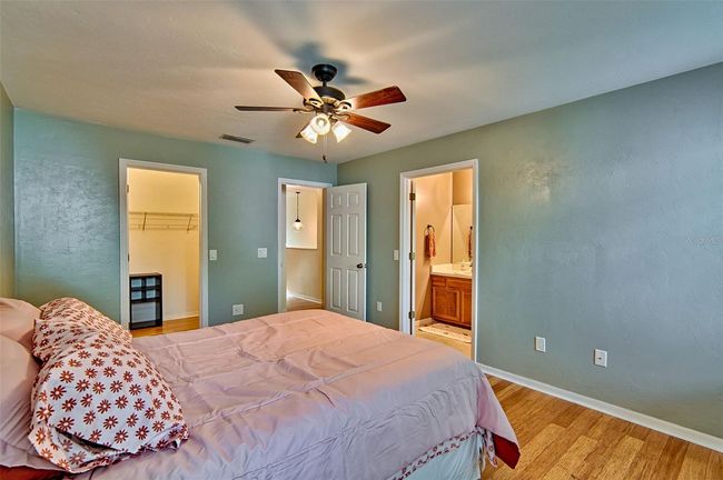 832 42 Nd Ter, Townhouse with 2 bedrooms, 3 bathrooms and null parking in GAINESVILLE FL | Image 15