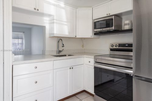 g105-2810 Ne 201st Ter, Aventura, FL, 33180-2034 | Card Image