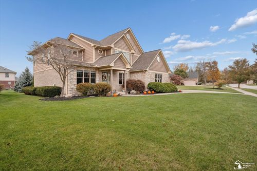 8439 Eagle Pointe Dr, Newport, MI, 48166-7811 | Card Image