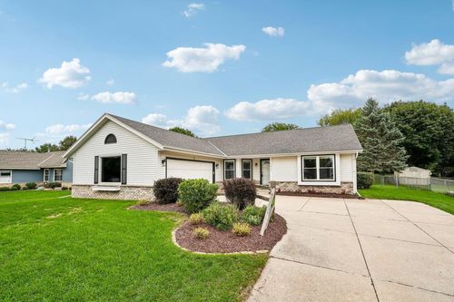 1917 Rustic Way, Waukesha, WI, 53186-2679 | Card Image