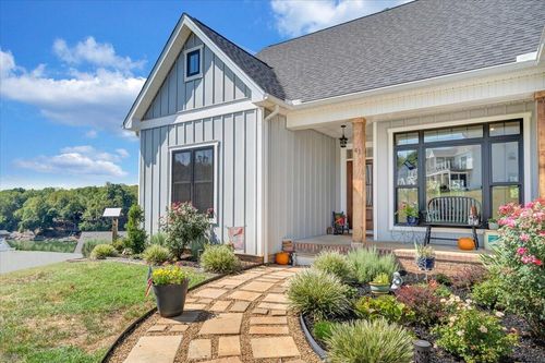 41 Old Point Rd, Moneta, VA, 24121-2747 | Card Image