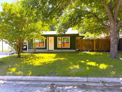484 S First Ave, Stephenville, TX, 76401-4111 | Card Image