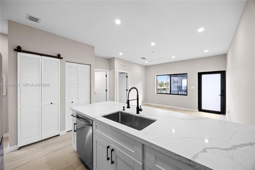 apt-3-630 Ne 166th St, Miami, FL, 33162-3686 | Card Image