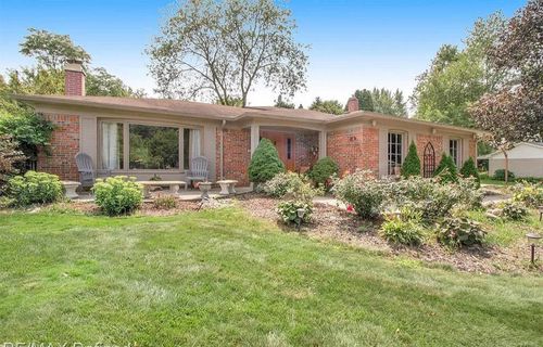 4302 Stonehenge Ct, Troy, MI, 48098-4245 | Card Image