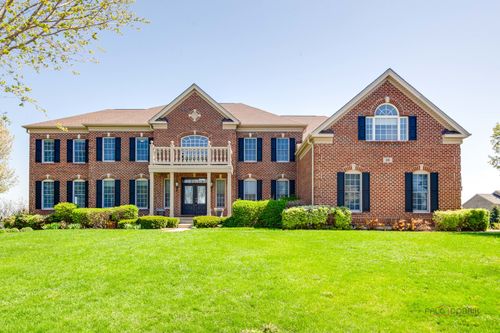 18 Tournament Dr N, Hawthorn Woods, IL, 60047-8401 | Card Image