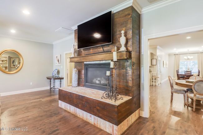 Fireplace | Image 9