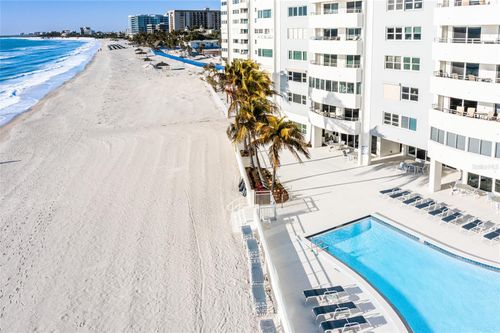 10g-1750 Benjamin Franklin Dr, SARASOTA, FL, 34236-2381 | Card Image