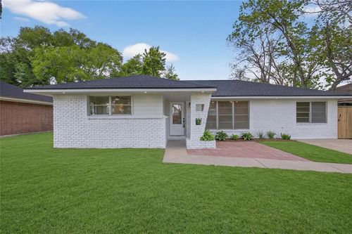 1726 Pecan Ln, Stafford, TX, 77477-6421 | Card Image