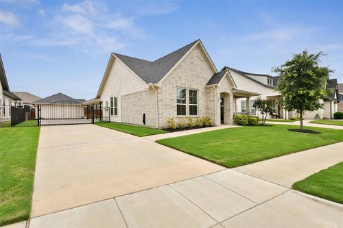 605 Adeline Dr, Burleson, TX, 76028-0131 | Card Image