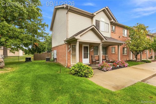 21096 Flora St, Roseville, MI, 48066-4558 | Card Image