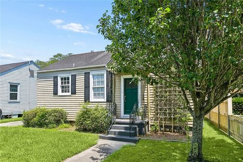 417 Lebeau St, Arabi, LA, 70032-1525 | Card Image