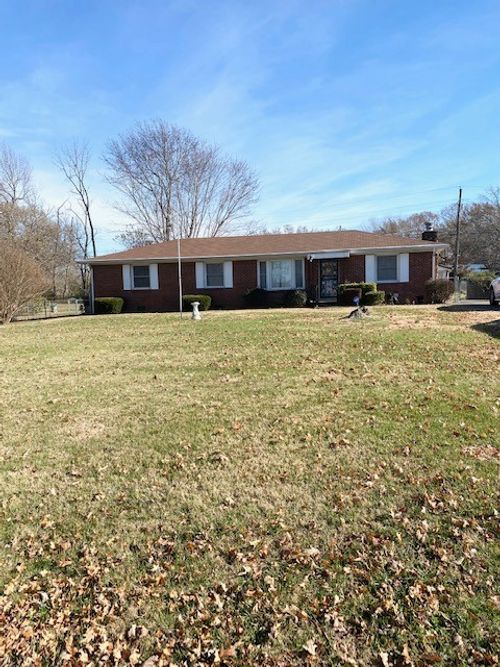 222 Yorktown Rd, Clarksville, TN, 37042-3677 | Card Image