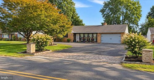 2515 Hillcrest Rd, QUAKERTOWN, PA, 18951-2298 | Card Image