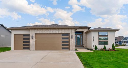 2635 Sw Tracker Ln, Lee's Summit, MO, 64082-1405 | Card Image