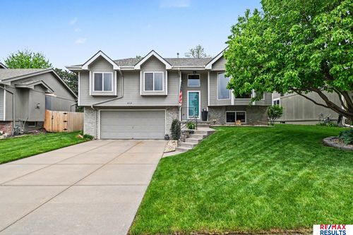 802 Cedar View Circle, Bellevue, NE, 68123 | Card Image